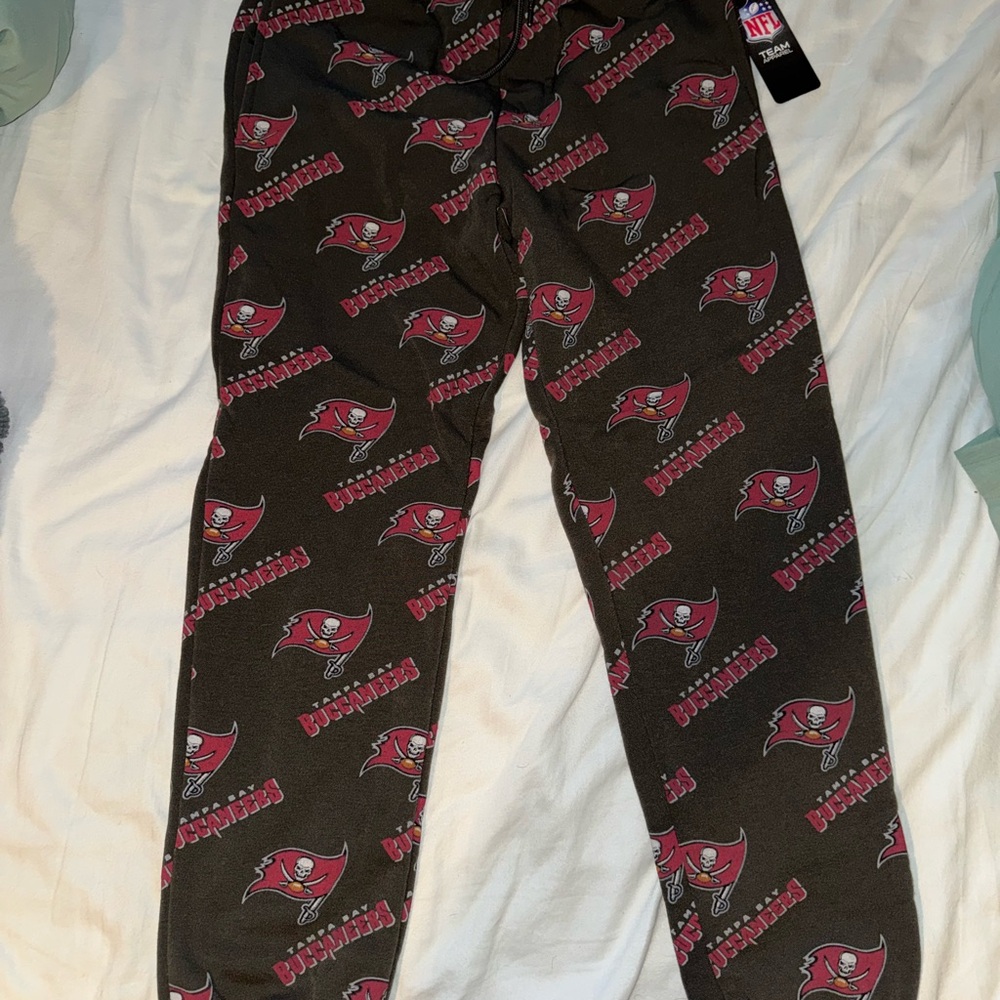 NFL Kids Buccaneers Logo Hoodie and Sweatpants - Red and Brown
